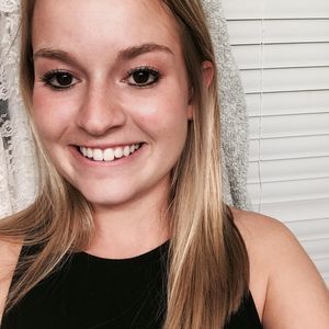 Meet your Posher, Stephanie